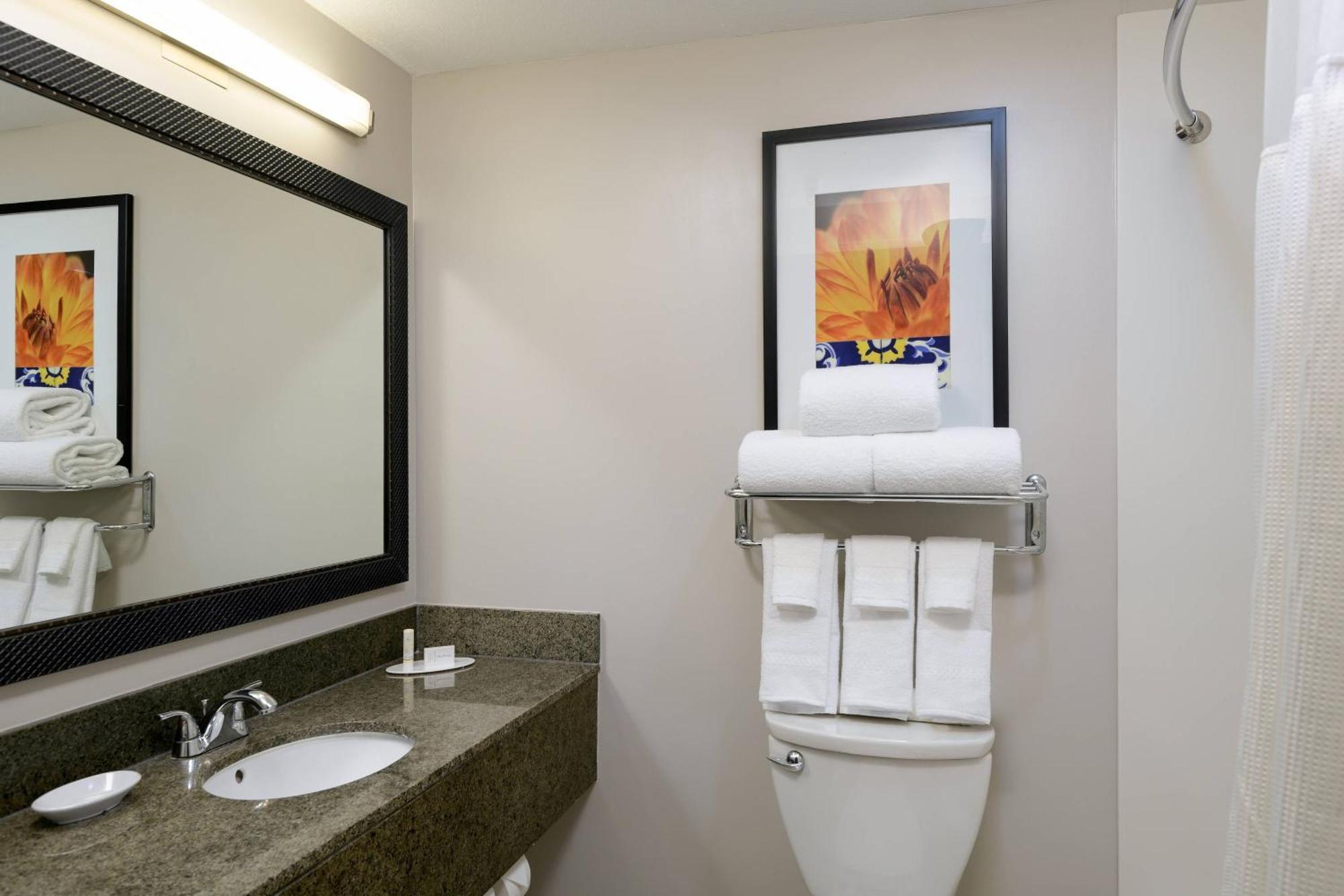 Fairfield Inn & Suites San Diego Old Town Екстериор снимка